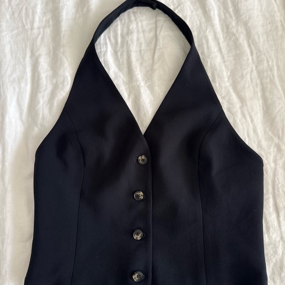 Aritzia Vito Vest Crepette Black Size 4 EUC